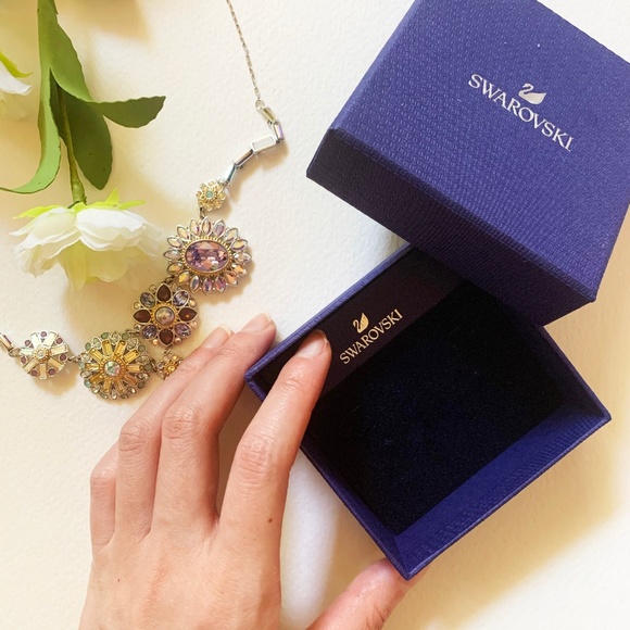 Swarovski Floral Crystal Necklace - Picture 1 of 7